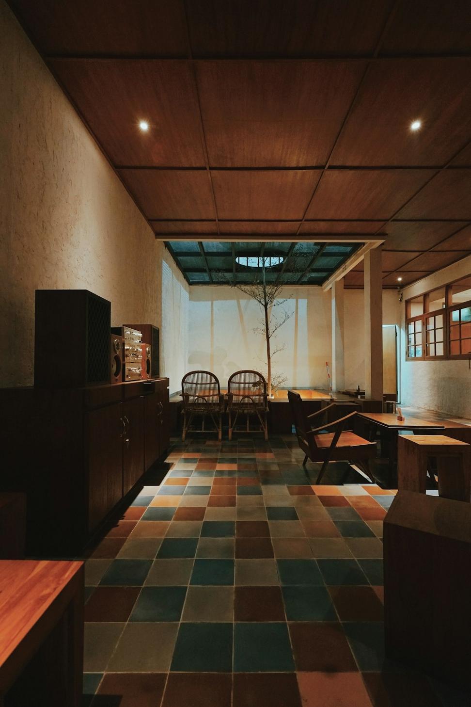 Seawall Dining Complex
